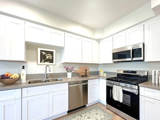 Alternative image of kitchen area